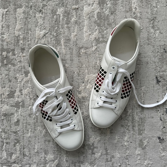 2017 Men’s Gucci Sneakers 9.5 - Picture 1 of 11
